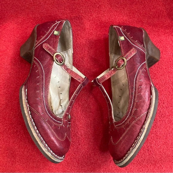 EL NATURALISTA Sz 38 T-Strap Low Heel Mary Jane Style Leather Almond Toe Shoes - Picture 7 of 10